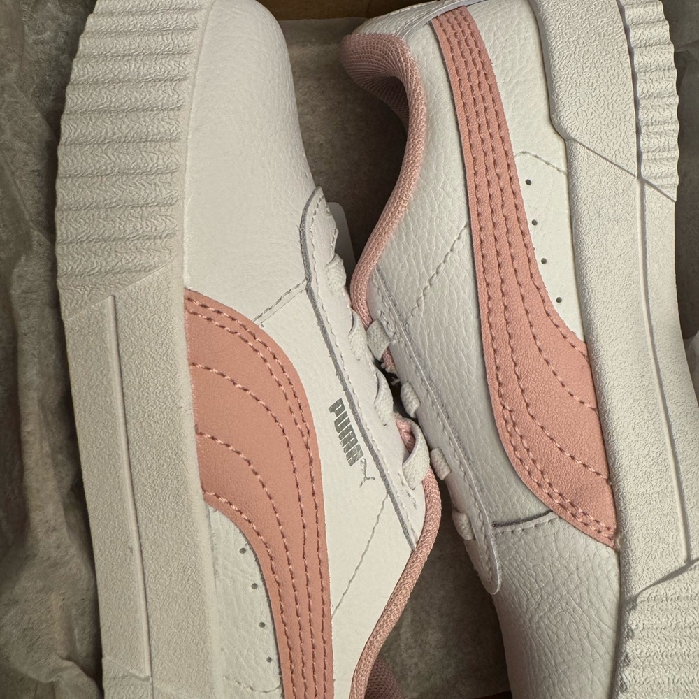 Brand new  puma carina